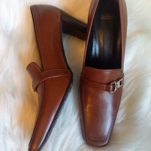NWOT COACH SHOES LOAFER HEELS SIZE 6.5 B -